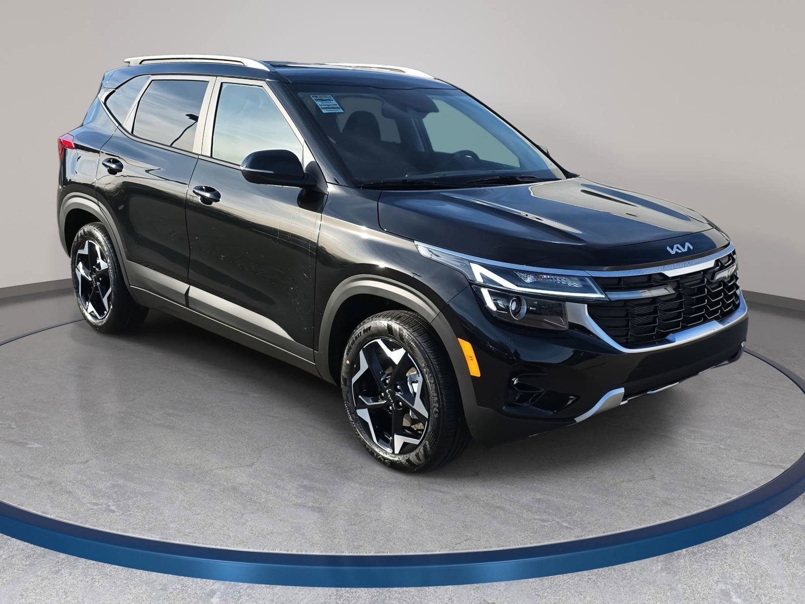 New 2026 Kia Seltos S FWD image 3