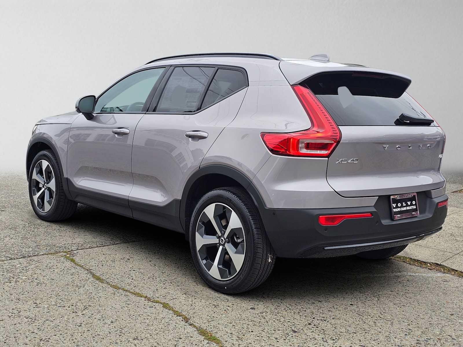 New 2026 Volvo XC40 B5 Plus w/ Protection Package Premier AWD/4WD image 5