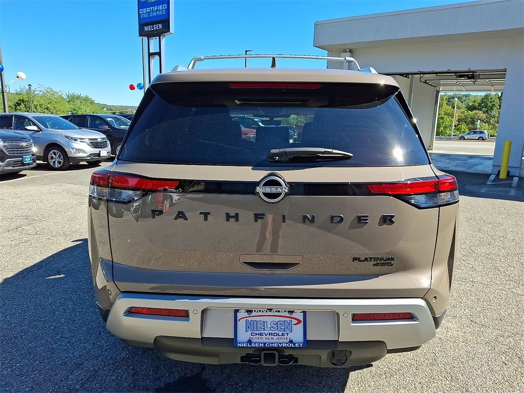 Used 2025 Nissan Pathfinder Platinum w/ Black Appearance Package image 23