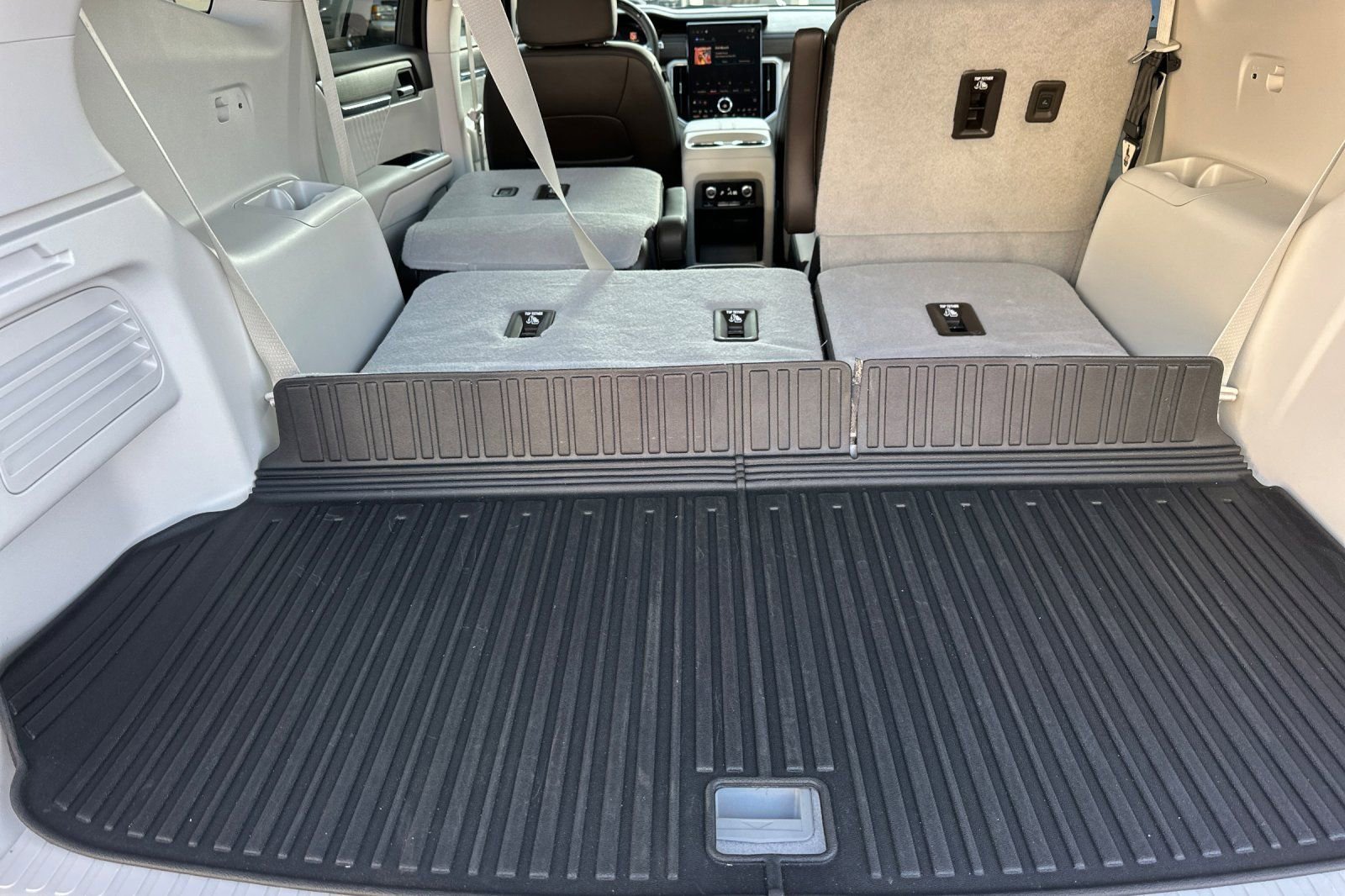 Certified 2025 GMC Acadia Denali w/ Super Cruise Package image 18