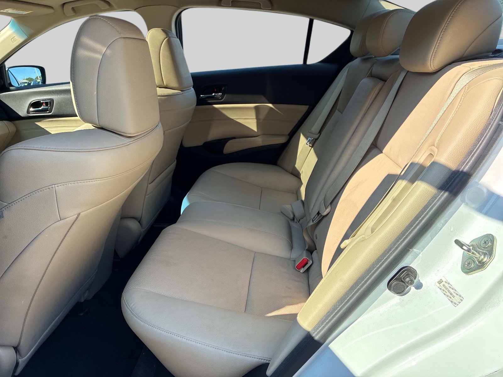 Used 2014 Acura ILX Hybrid w/ Technology Package FWD image 15