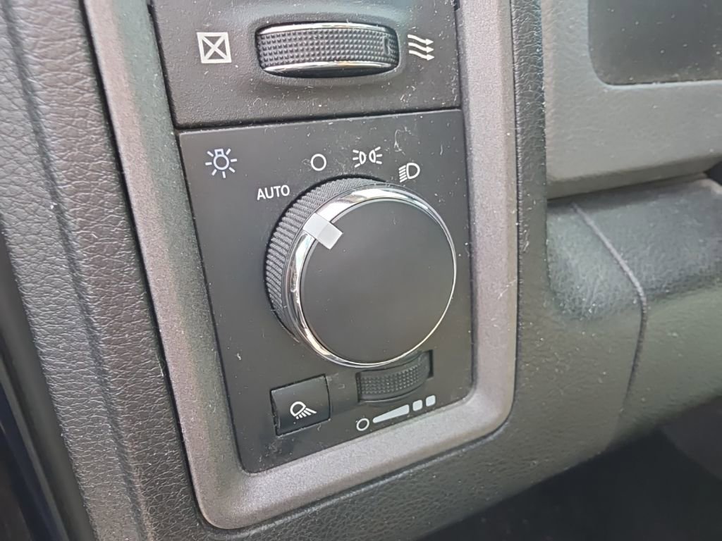 Used 2018 RAM 2500 Tradesman w/ Chrome Appearance Group image 14