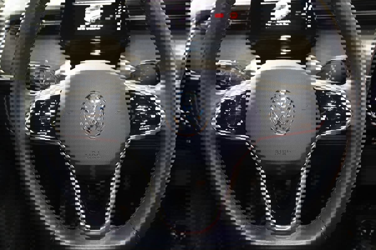 Used 2025 Volkswagen ID. Buzz Pro S image 41