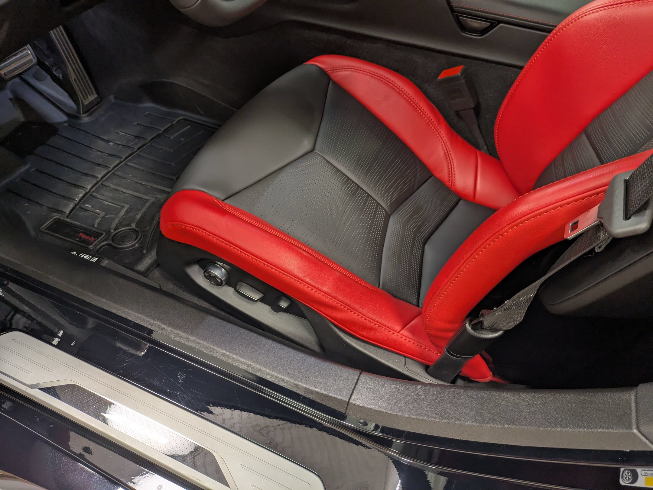Used 2025 Chevrolet Corvette Z06 w/ Battery Protection Package RWD image 13