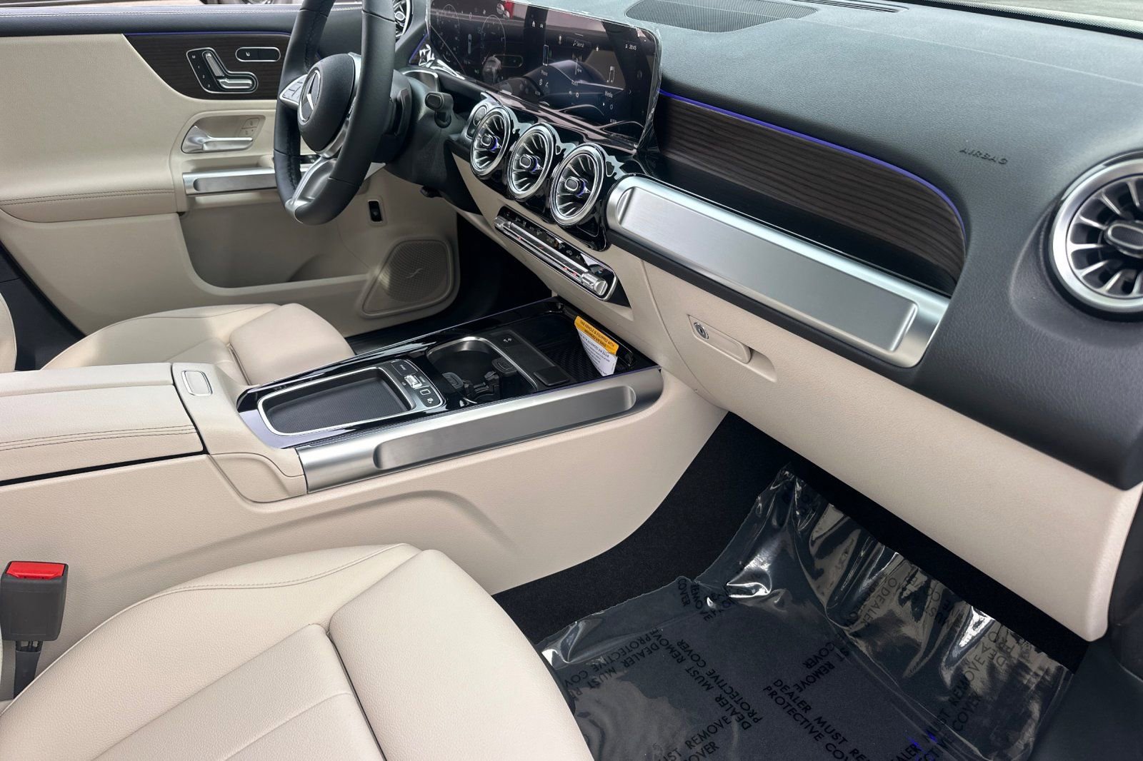 New 2026 Mercedes-Benz GLB 250 4MATIC image 9