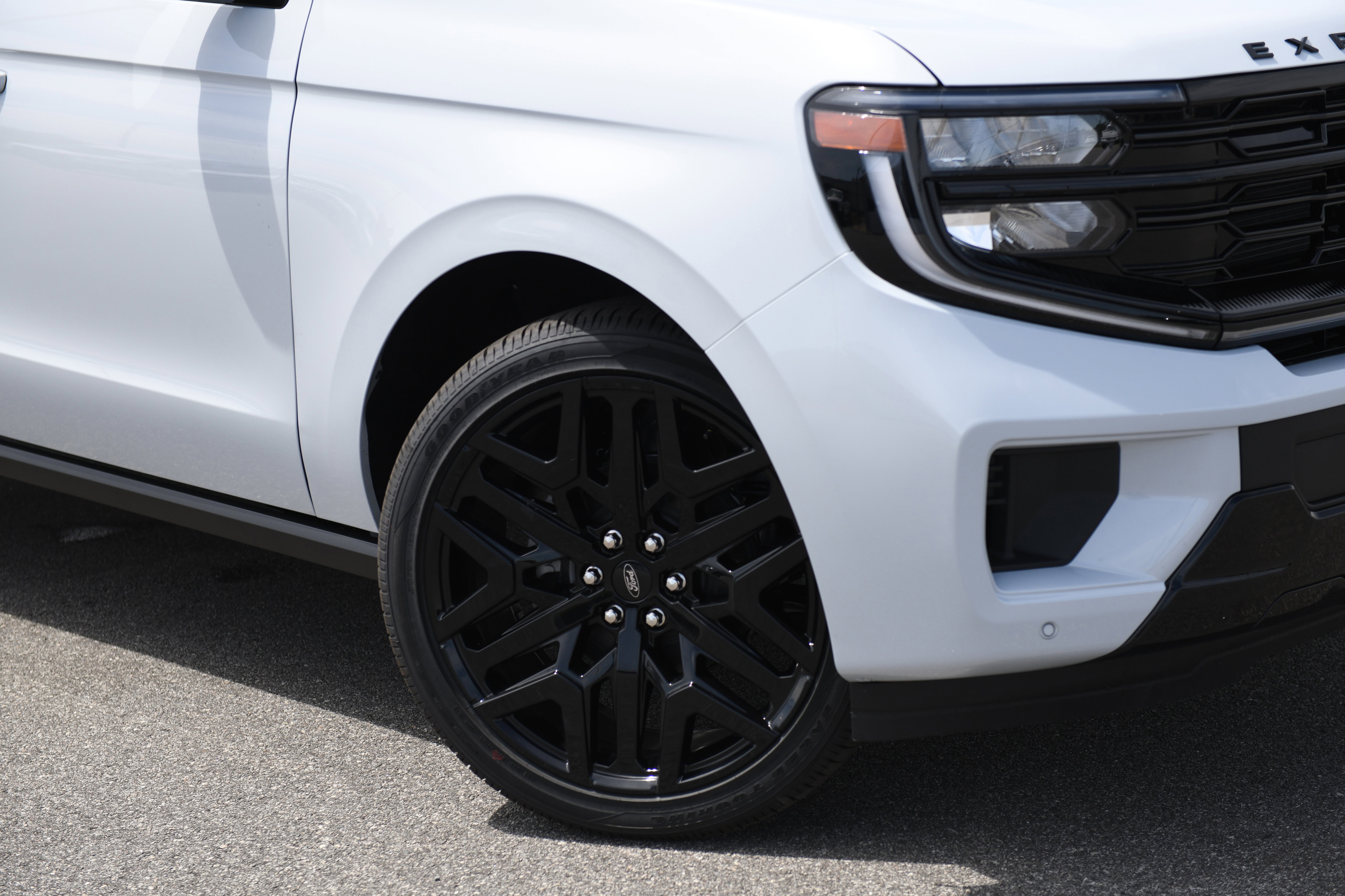 New 2026 Ford Expedition Platinum AWD/4WD image 3