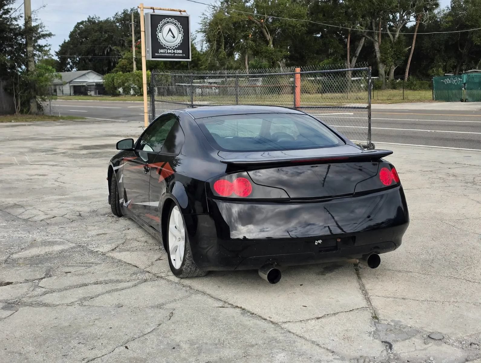 Used 2004 INFINITI G35 Coupe w/ Premium Pkg RWD image 3