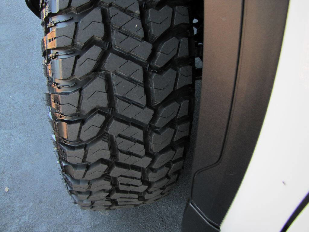 Used 2023 GMC Sierra 1500 AT4 w/ Technology Package AWD/4WD image 38