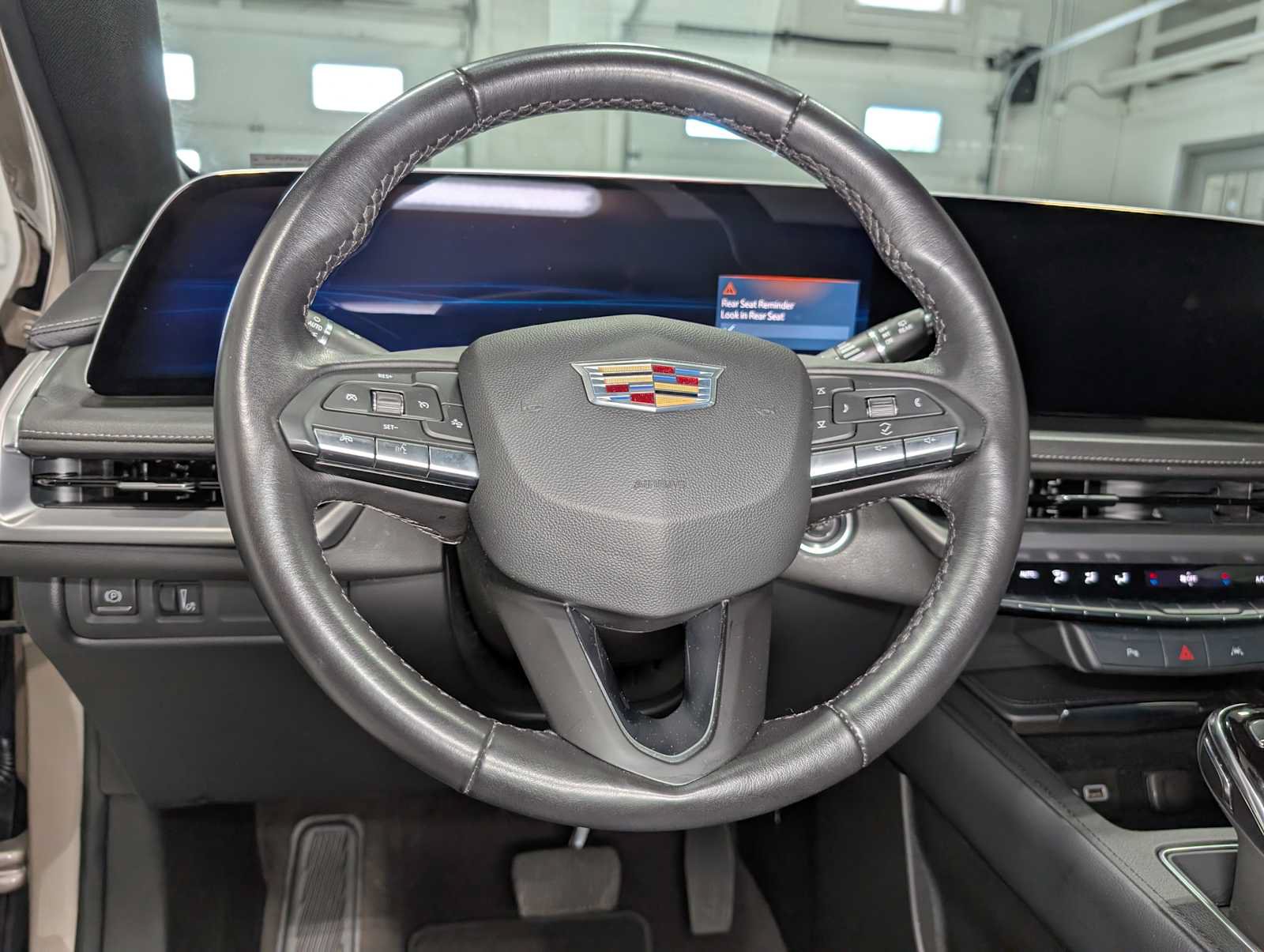Certified 2025 Cadillac XT4 Premium Luxury AWD/4WD image 38