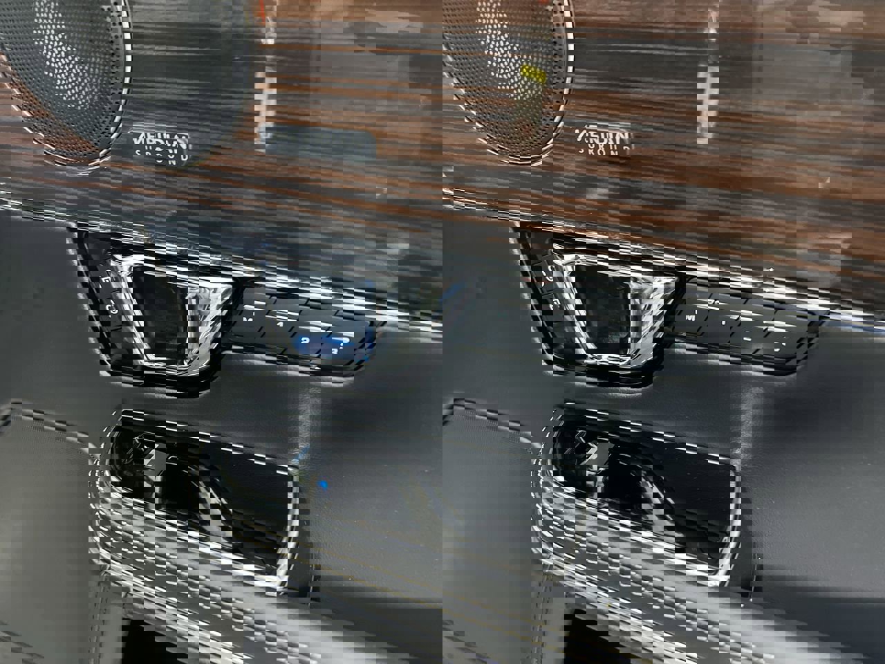 Used 2018 Jaguar XJ L Portfolio image 31