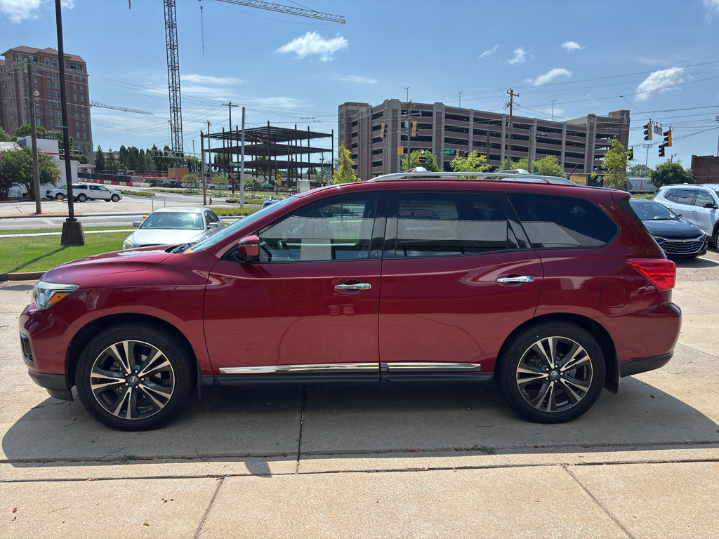 Used 2018 Nissan Pathfinder Platinum AWD/4WD image 5