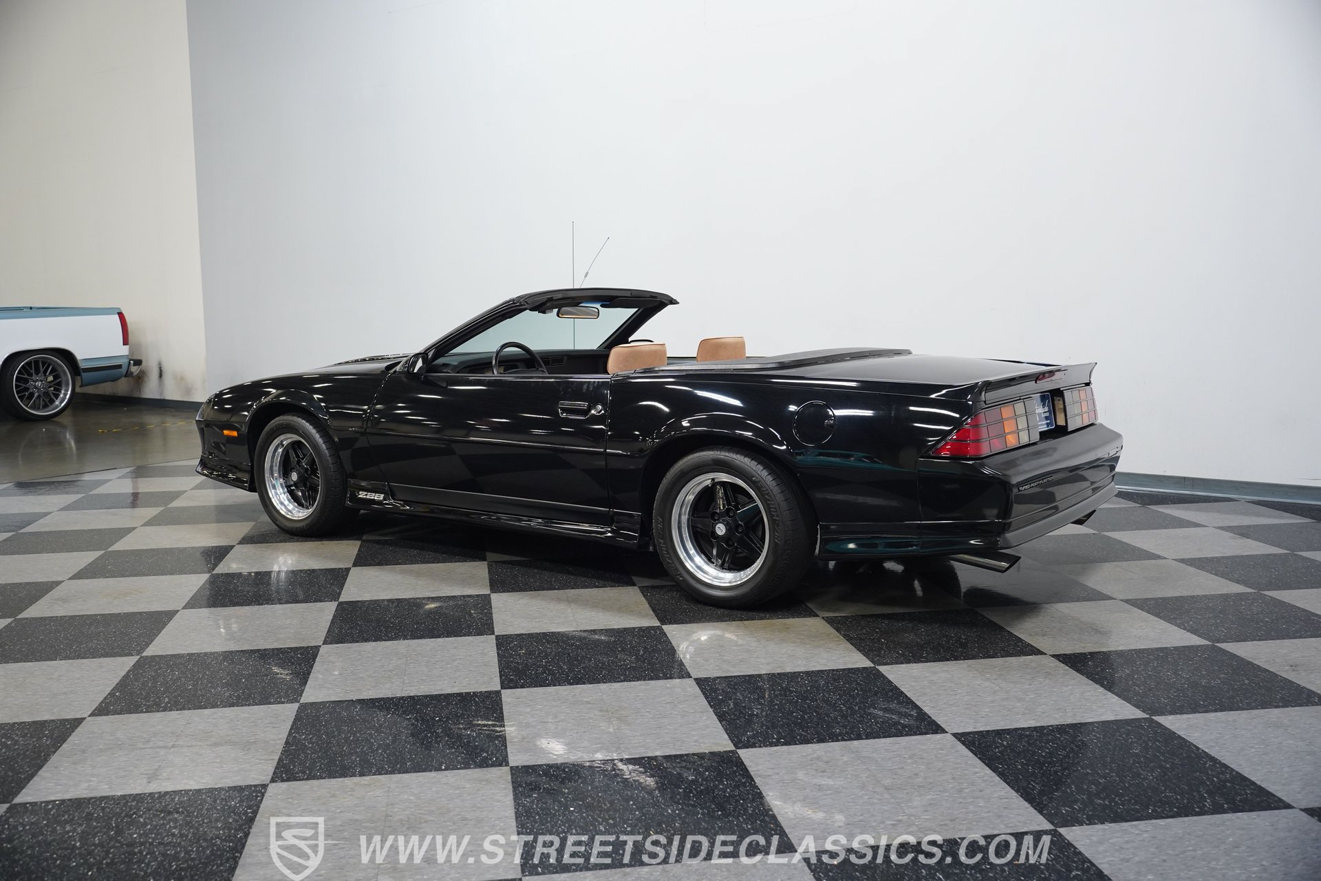 Used 1991 Chevrolet Camaro Z28 RWD image 10