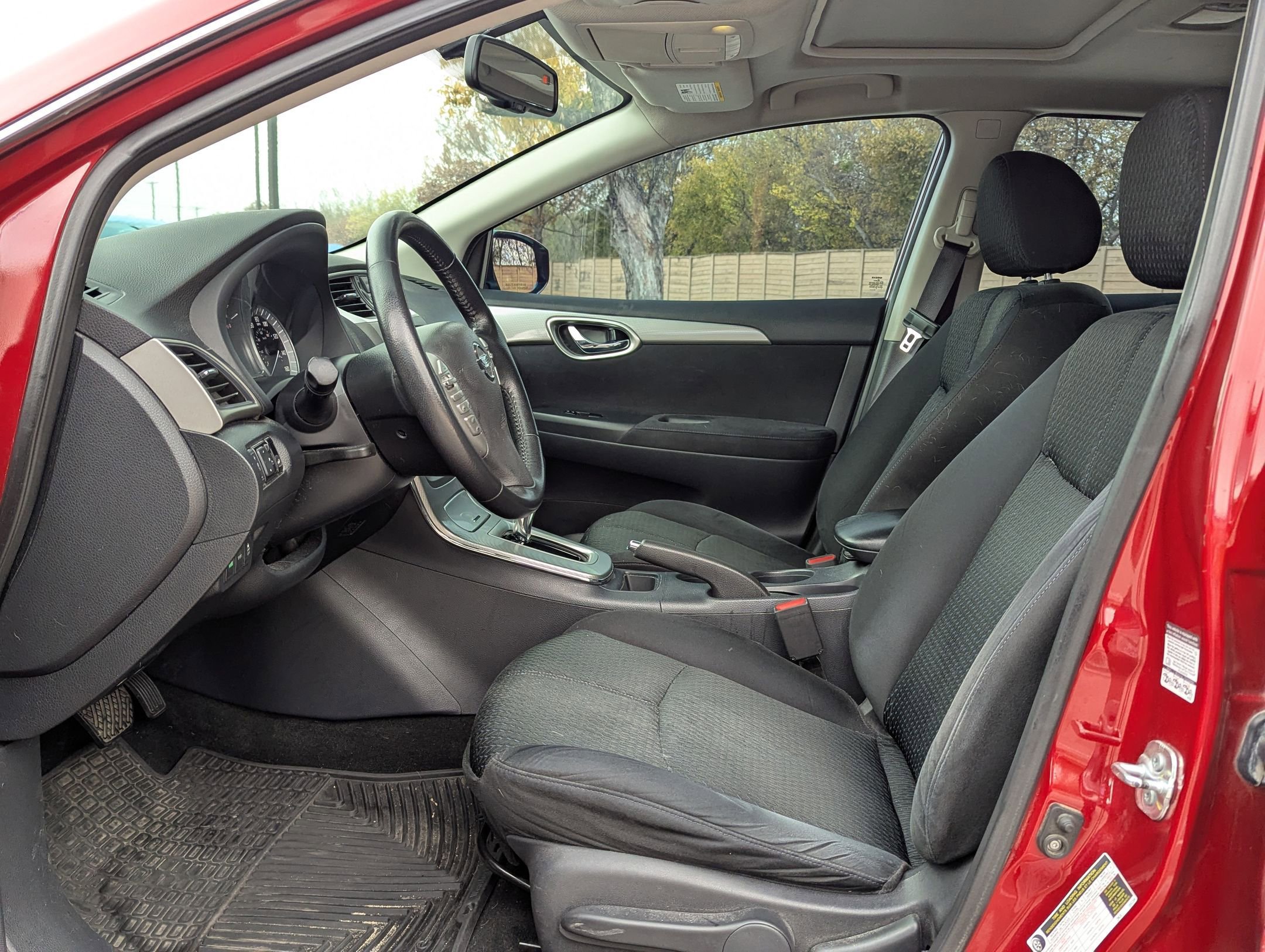 Used 2014 Nissan Sentra SR w/ Premium Package image 10