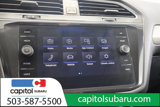 Used 2018 Volkswagen Tiguan SEL AWD/4WD image 23