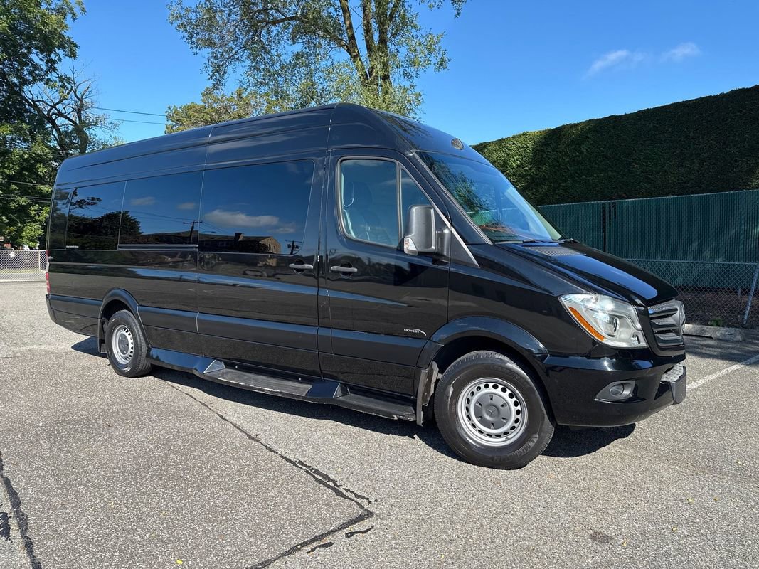Used 2017 Mercedes-Benz Sprinter 2500 image 10