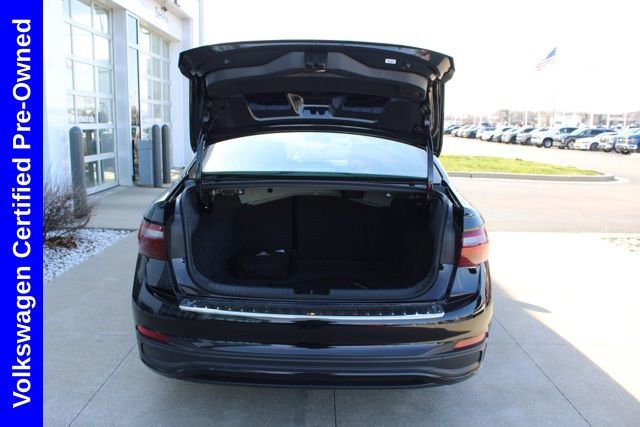 Used 2024 Volkswagen Jetta Sport image 8