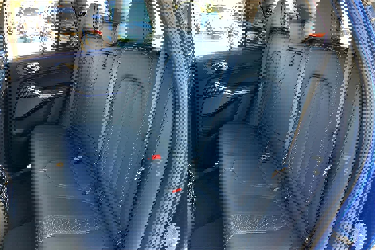 Used 2021 BMW X5 M50i w/ Executive Package image 40