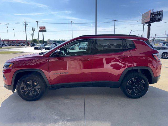 Used 2024 Jeep Compass Latitude AWD/4WD image 6