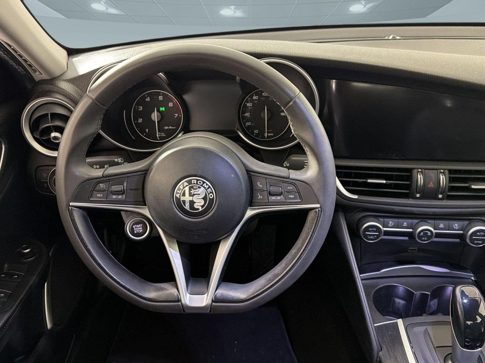 Used 2019 Alfa Romeo Giulia w/ Nero Edizione RWD image 27