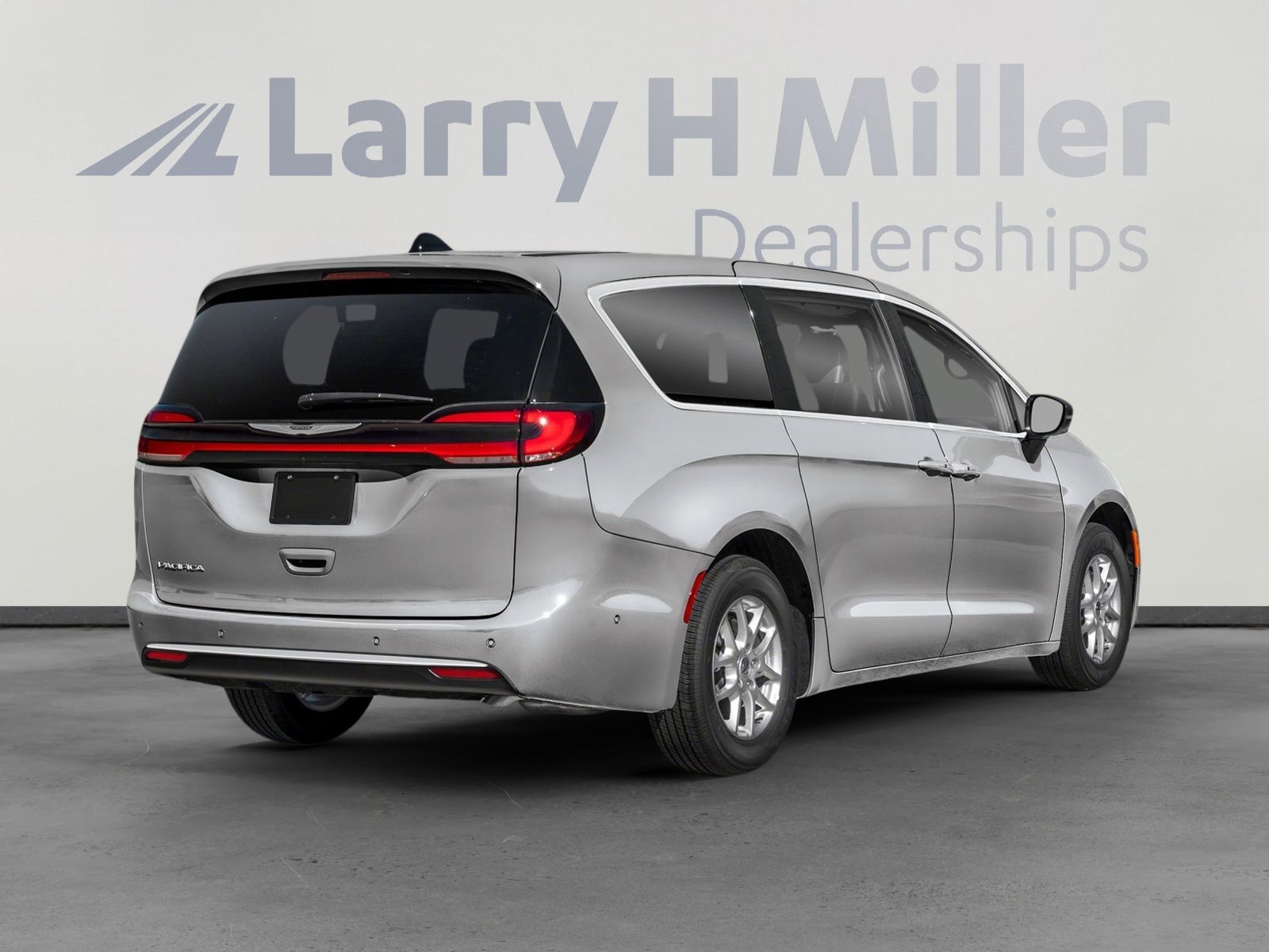 New 2026 Chrysler Pacifica Select image 3