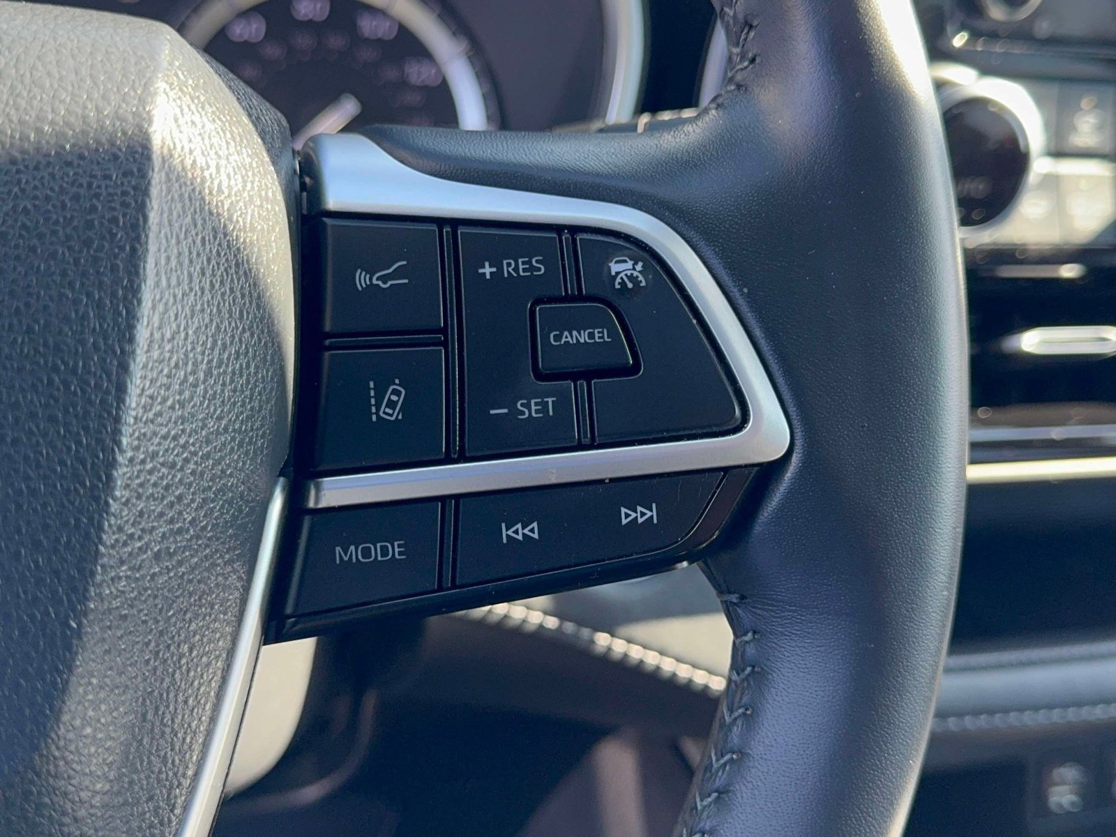 Used 2022 Toyota Highlander XLE image 15