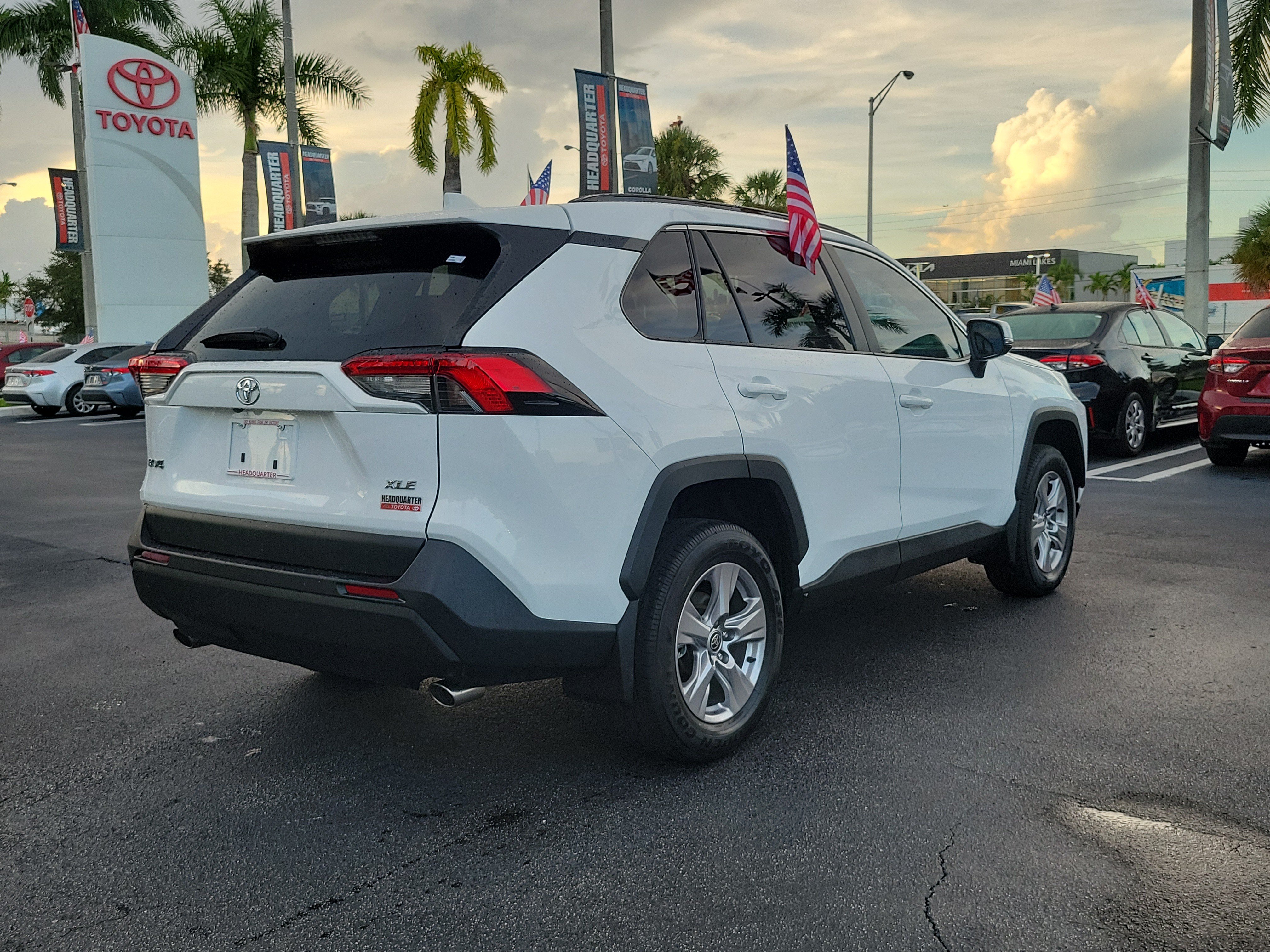 Used 2025 Toyota RAV4 XLE w/ Convenience Package FWD image 11