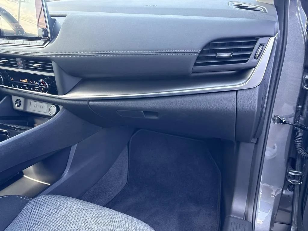 Used 2026 Nissan Rogue SV AWD/4WD image 25
