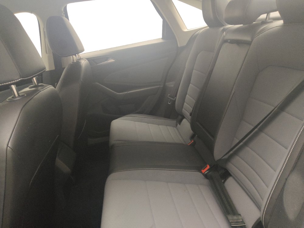 Used 2025 Volkswagen Jetta SE FWD image 18