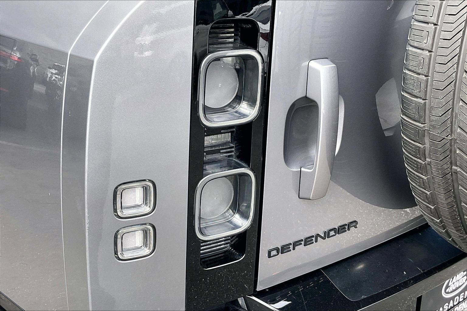 Used 2023 Land Rover Defender 130 X AWD/4WD image 26