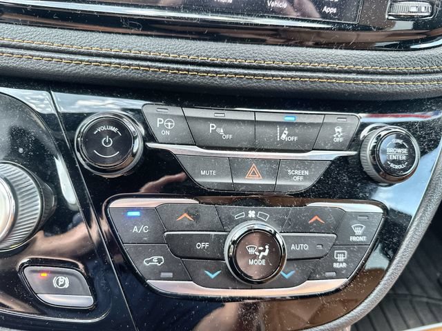 Used 2022 Chrysler Pacifica Pinnacle FWD image 21