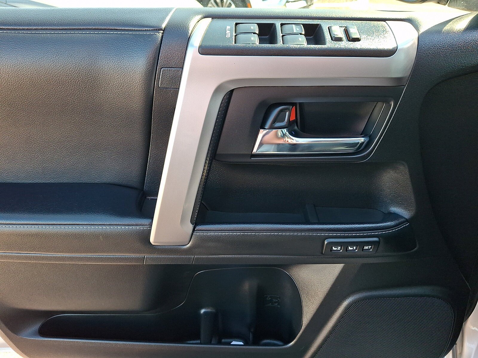 Used 2024 Toyota 4Runner Limited AWD/4WD image 12