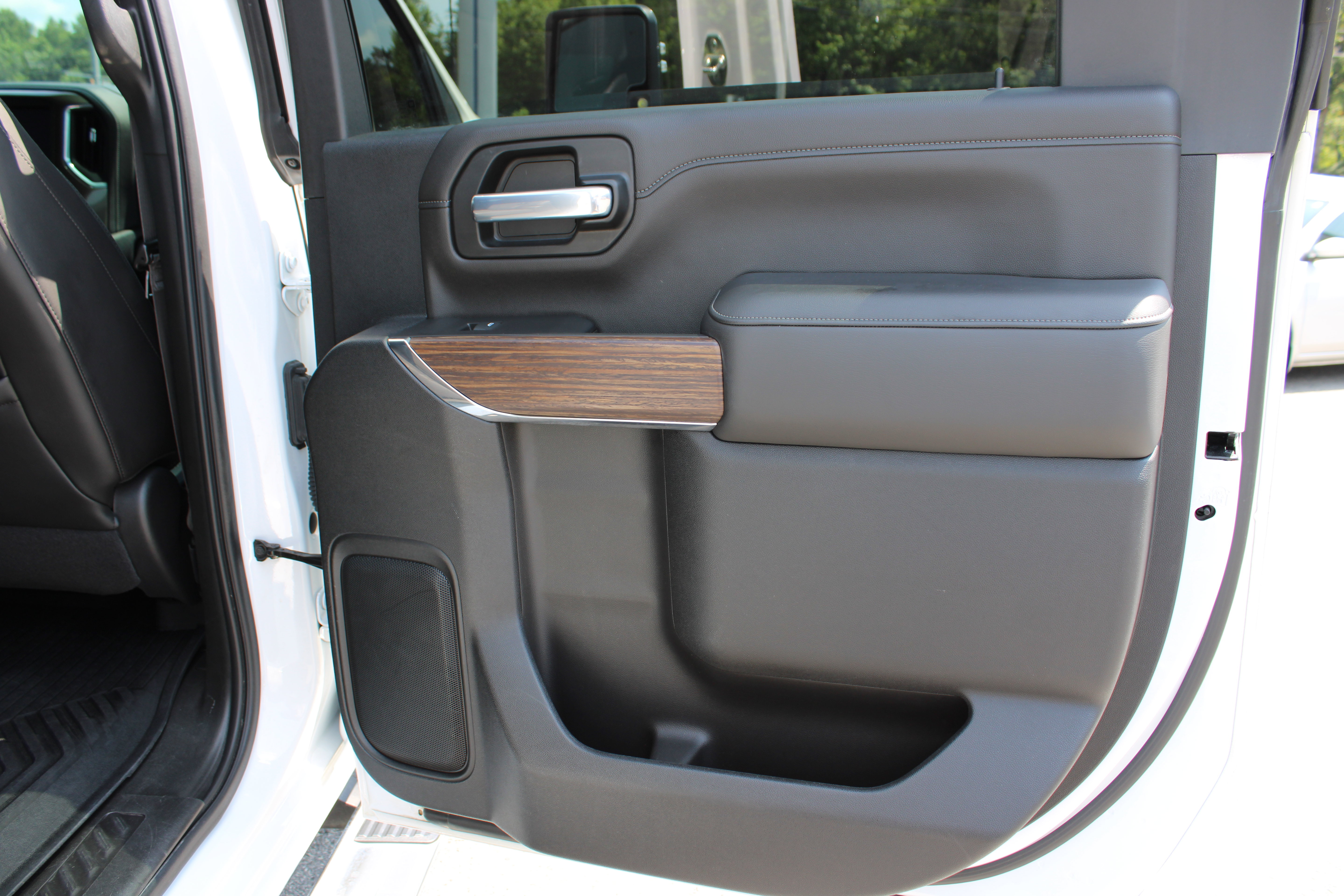 Used 2021 Chevrolet Silverado 3500 High Country AWD/4WD image 18
