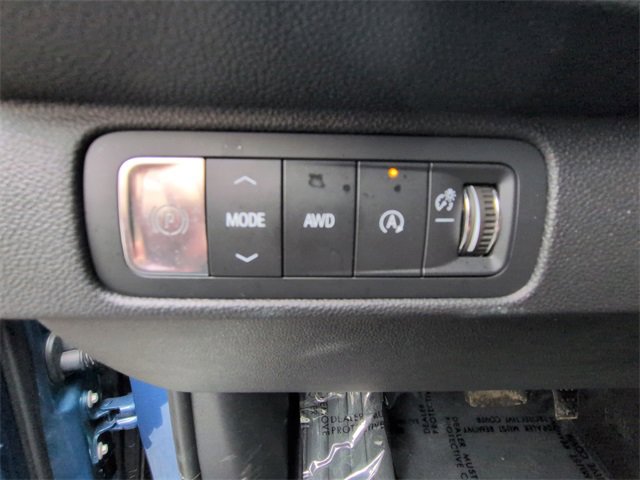 Used 2024 Chevrolet Traverse RS image 36