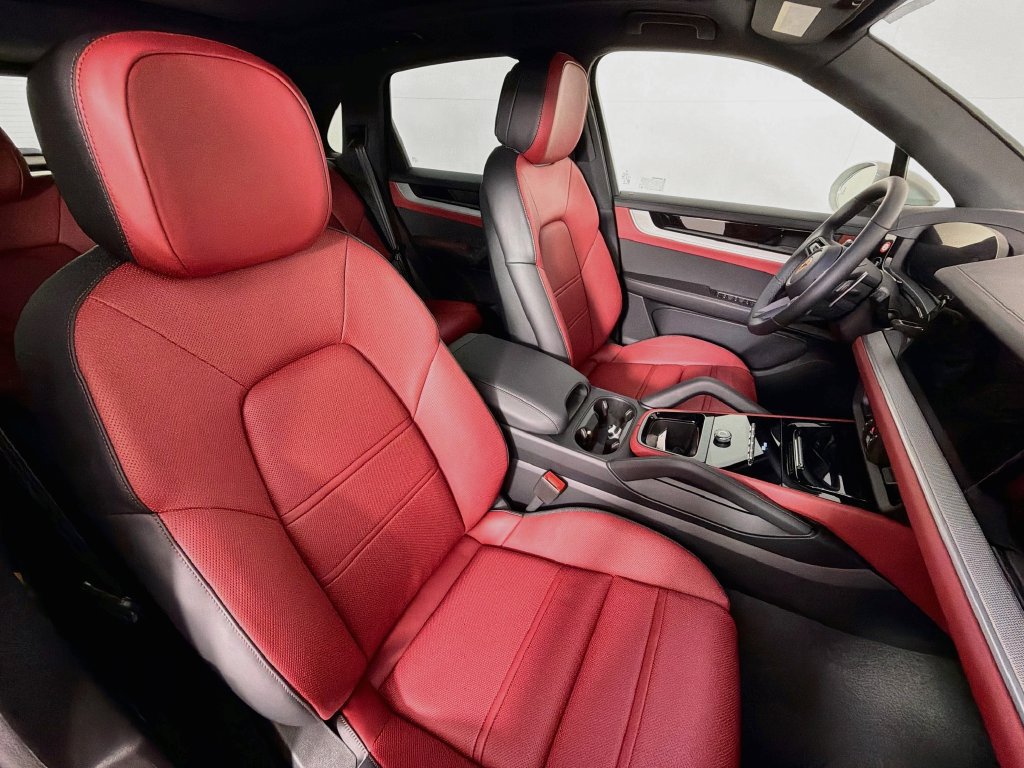 New 2026 Porsche Cayenne S AWD/4WD image 30