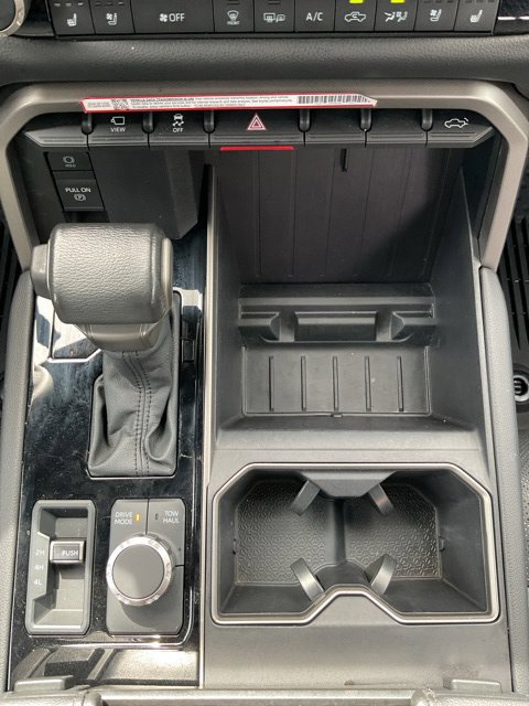 Used 2025 Toyota Tundra Limited AWD/4WD image 29