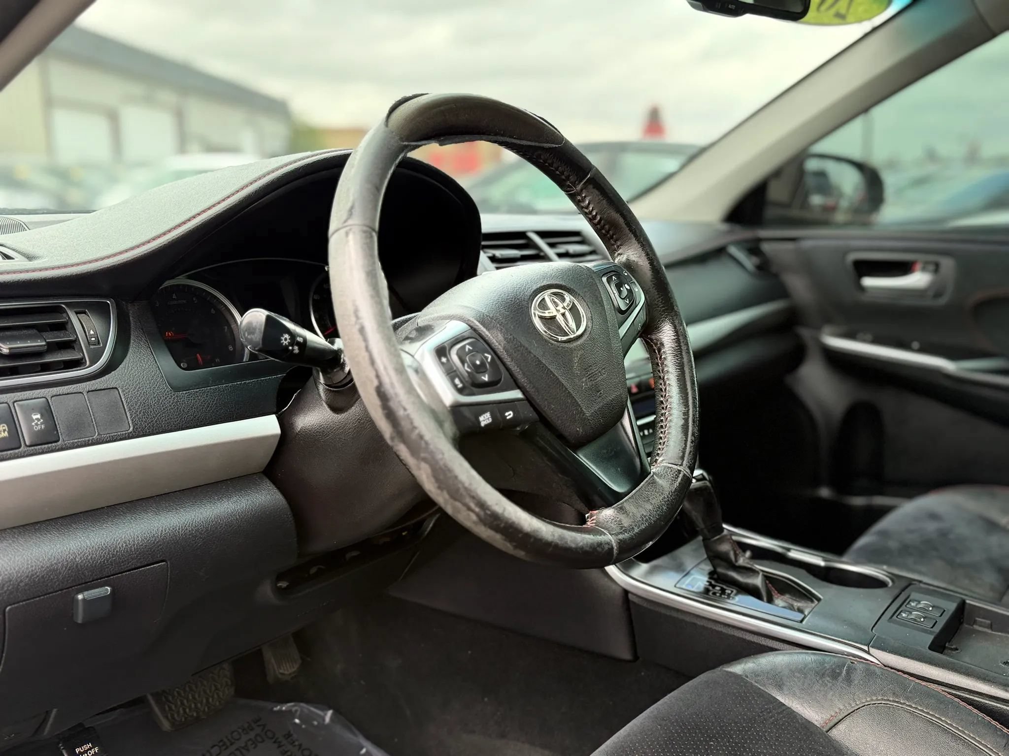 Used 2017 Toyota Camry XSE FWD image 11