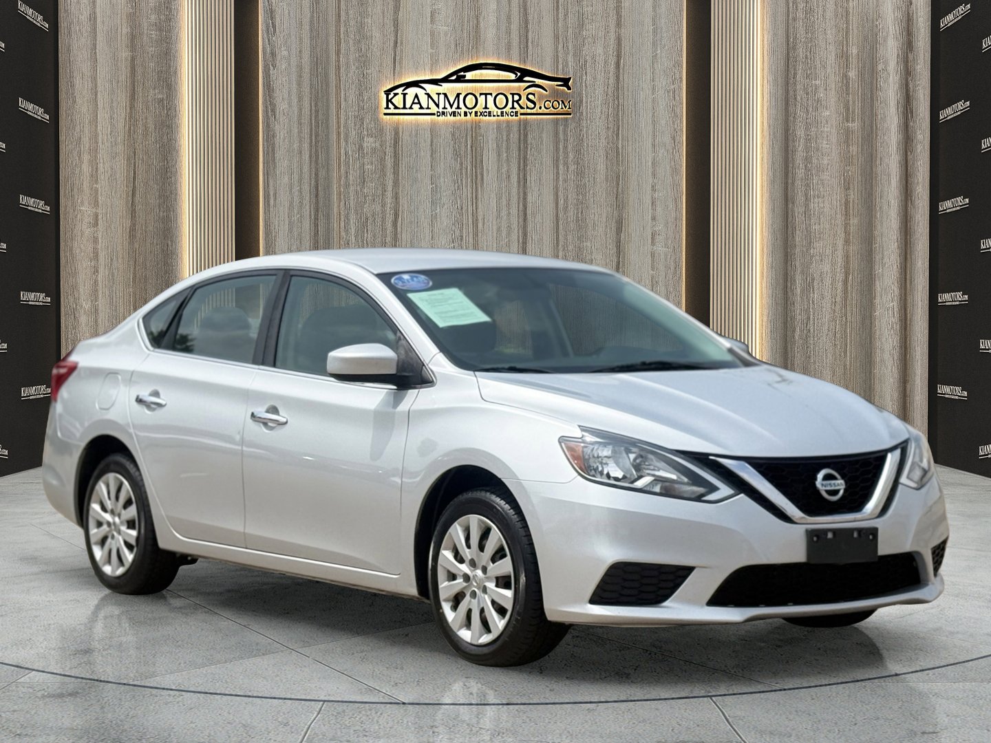 Used 2017 Nissan Sentra SV FWD image 1