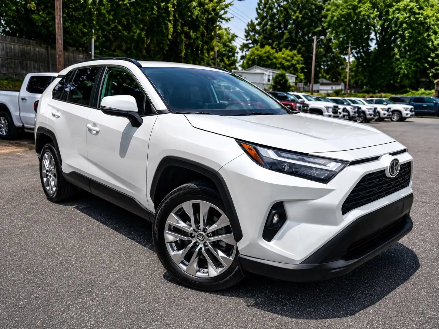 Used 2022 Toyota RAV4 XLE Premium FWD image 1
