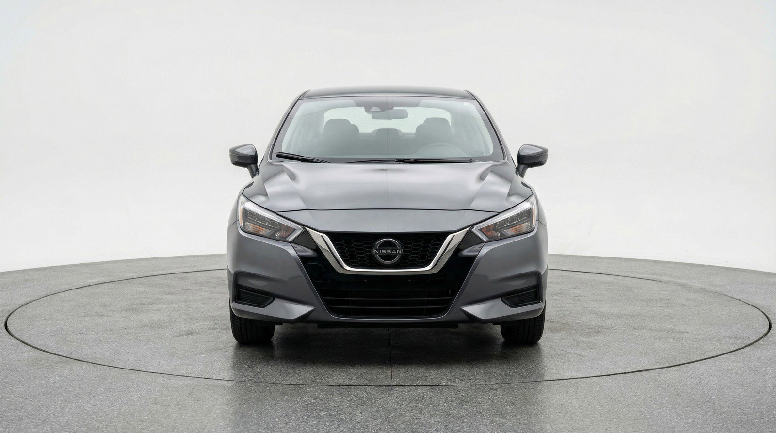 Used 2025 Nissan Versa SV image 2