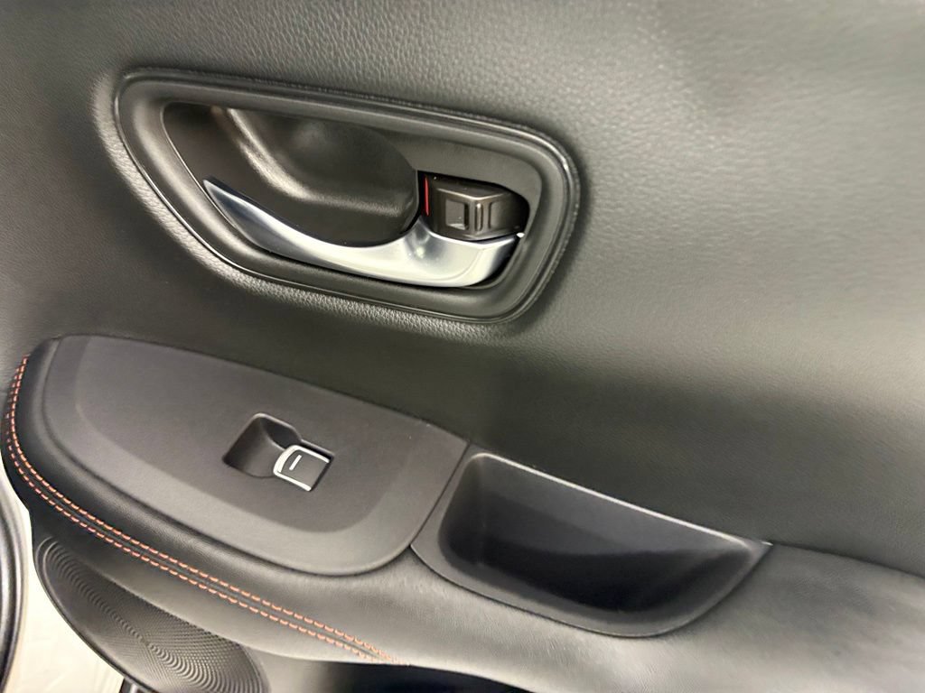 Used 2025 Honda HR-V Sport image 16