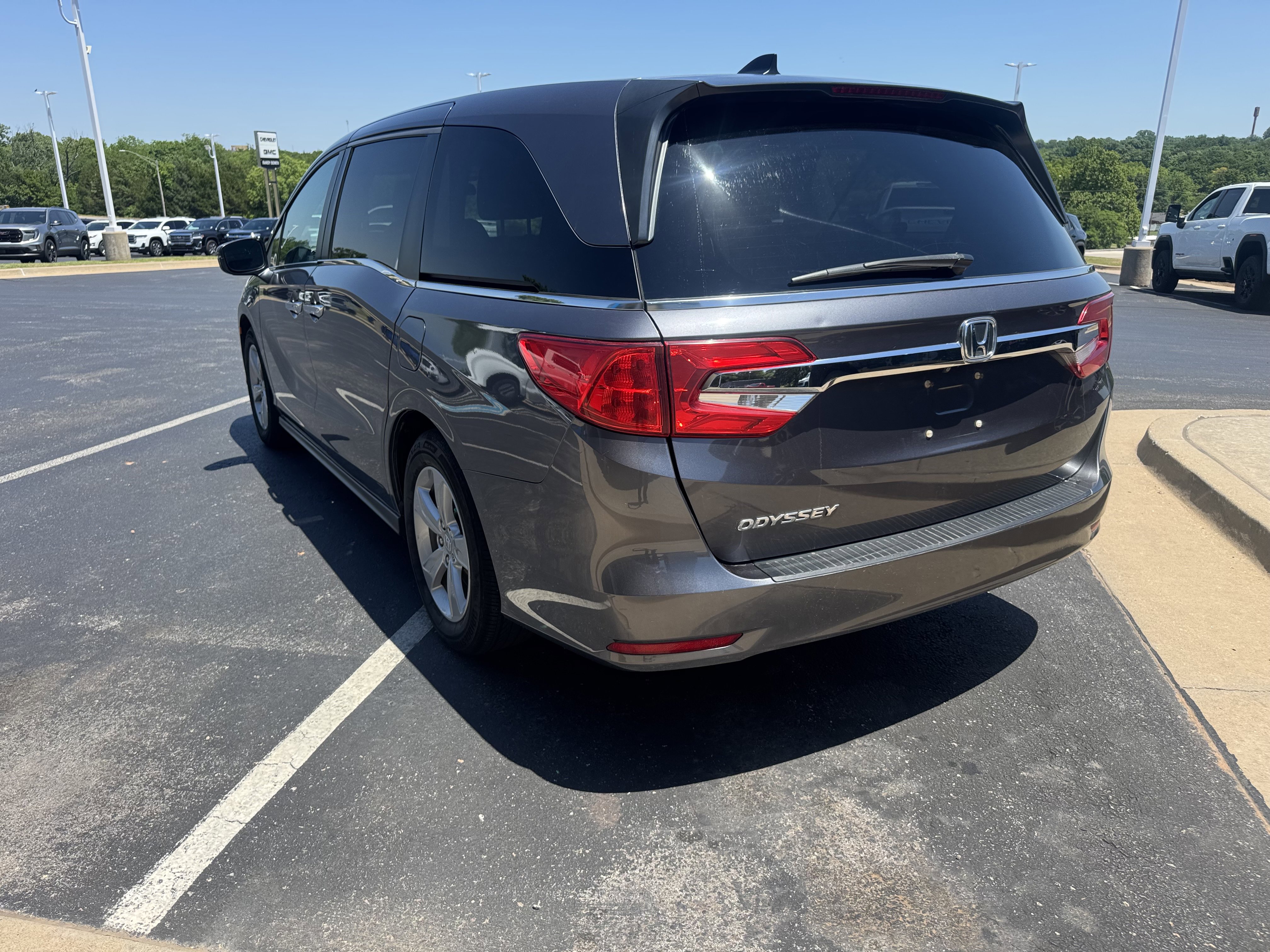 Used 2019 Honda Odyssey EX image 3