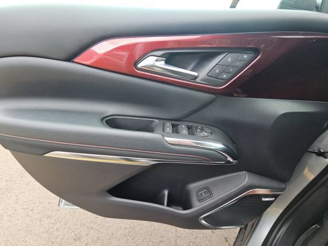 Used 2024 Chevrolet Traverse RS FWD image 28