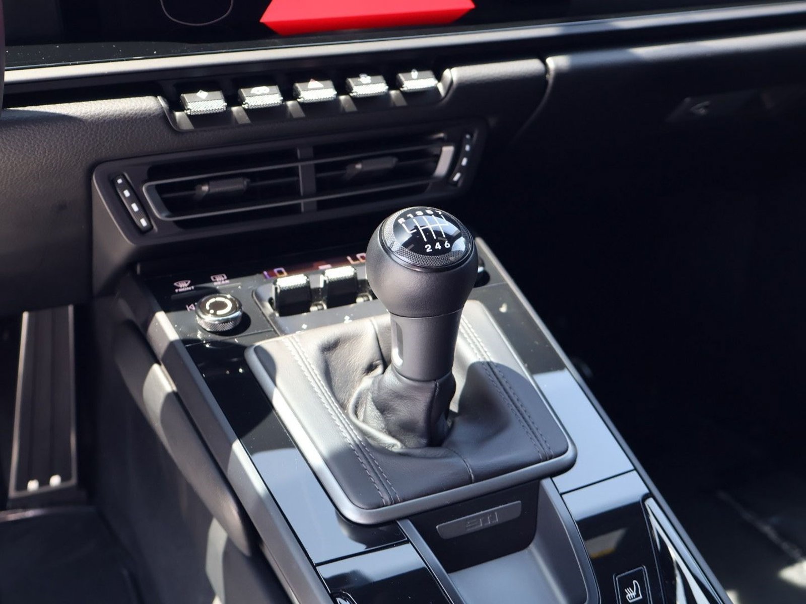Certified 2024 Porsche 911 Carrera T RWD image 21