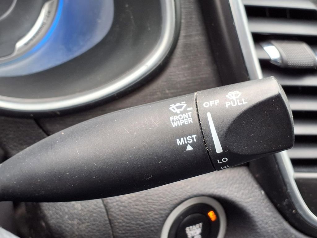 Used 2015 Chrysler 200 Limited image 16
