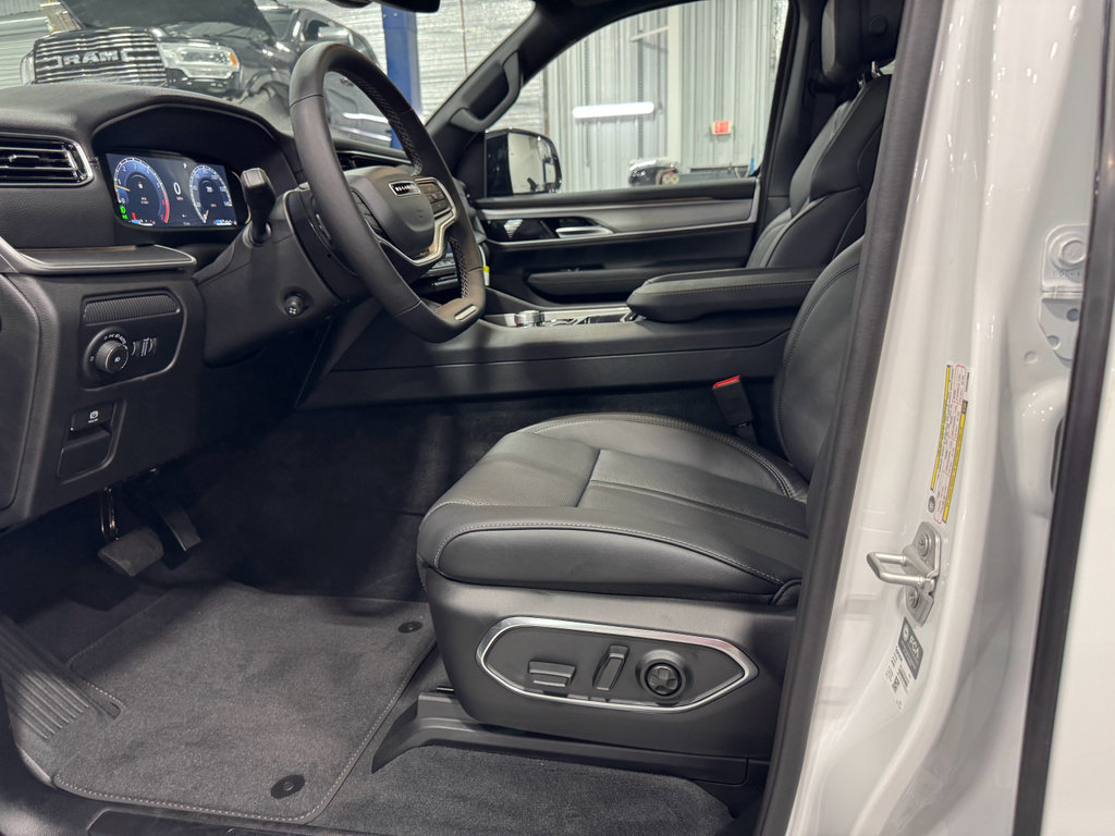 New 2025 Jeep Wagoneer Series II w/ Premium Group I image 4