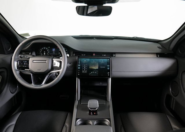 Certified 2025 Land Rover Discovery Sport Dynamic SE AWD/4WD image 4