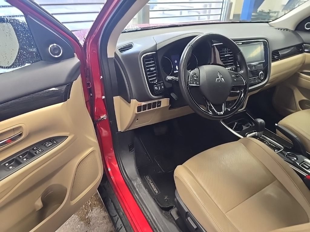 Used 2018 Mitsubishi Outlander SEL FWD image 6