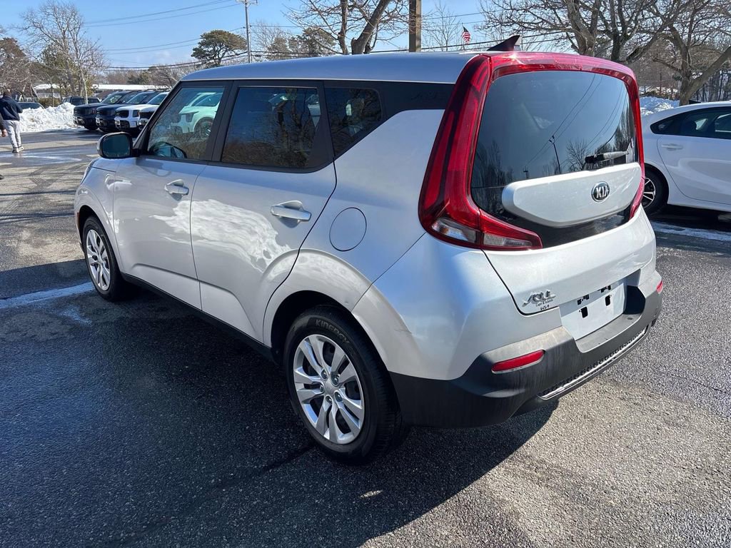 Certified 2021 Kia Soul LX image 5