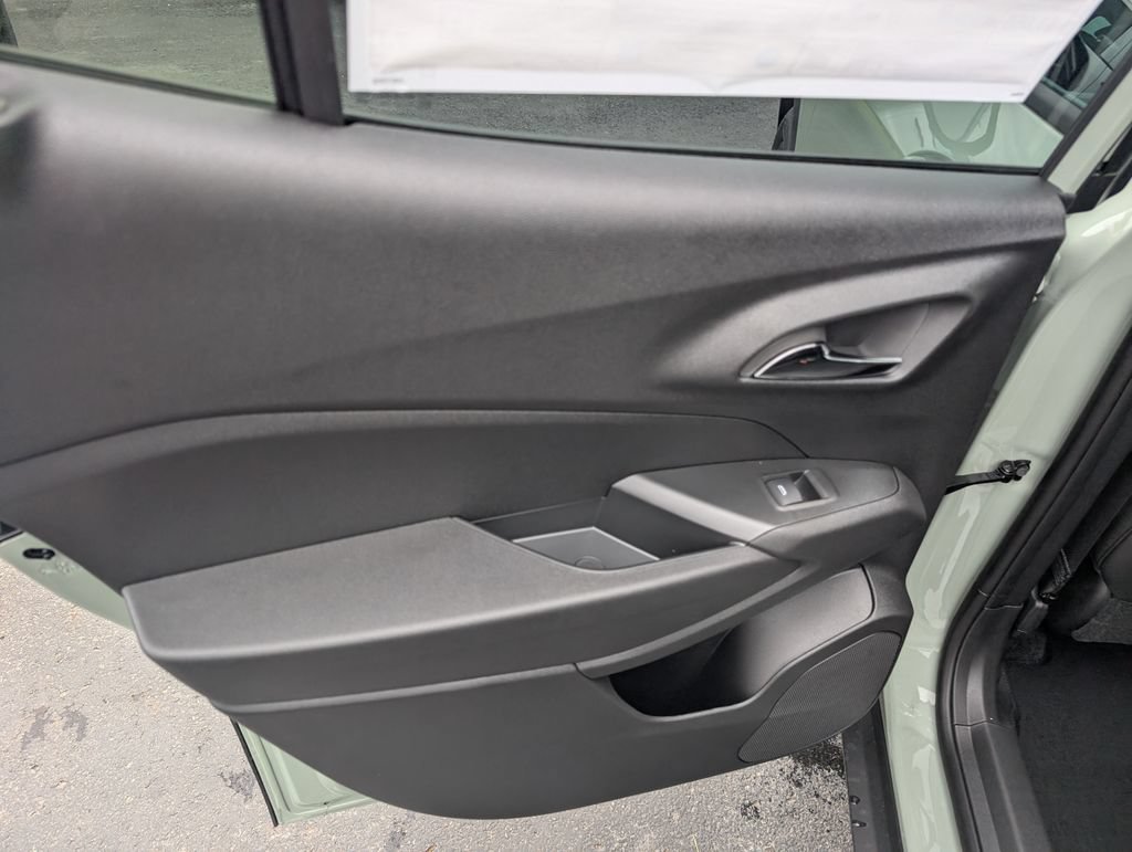 New 2026 Chevrolet Trax ACTIV w/ Driver Confidence Package FWD image 11