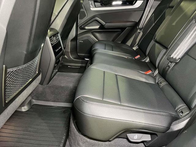 Certified 2025 Porsche Cayenne image 19